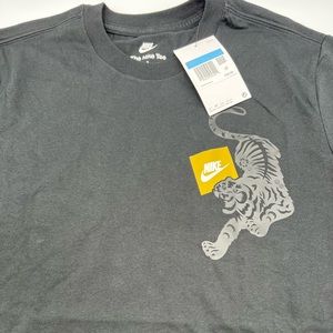 4 Nike men t-shirts